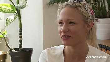 Tight Amateur Blonde Getting Herself Off XNXX