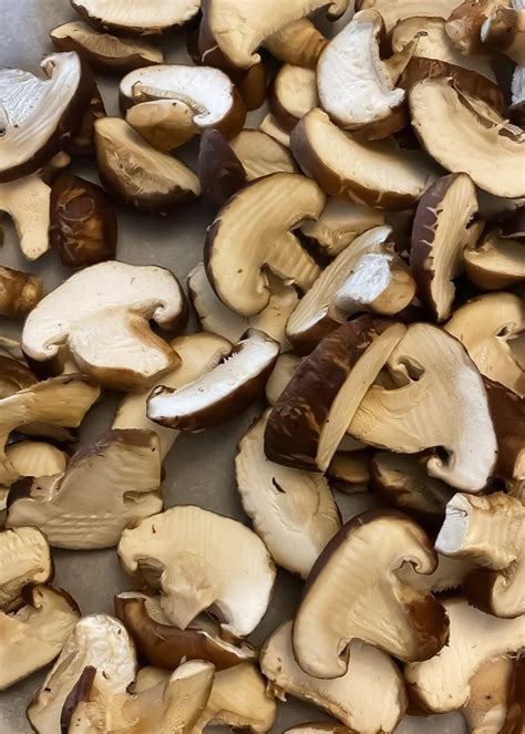 Shiitake Mushrooms Topping Recipe: Perfect for Salads, Eggs, and More