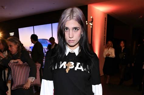 რუსეთმა Pussy Riot ის ნადია ტოლოკონიკოვა განსაკუთრებით საშიშ დამნაშავეთა სიაში შეიყვანა