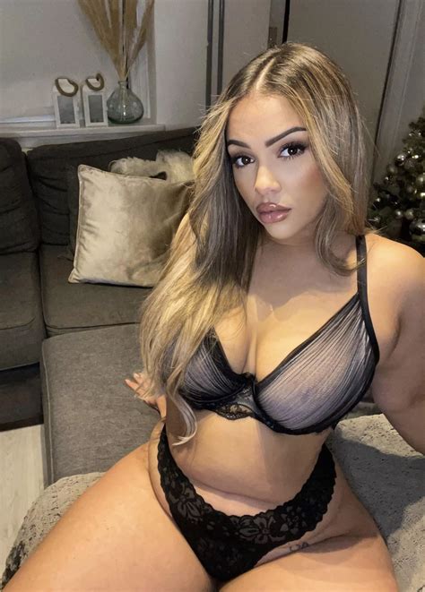 Would You Go On A Date With A Girl Like Me Nudes Repressedgonewild Nude Pics Org