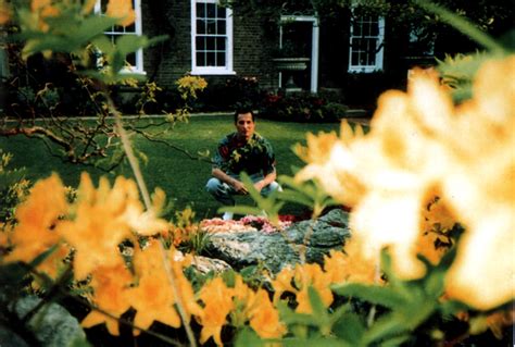 The Last Known Photos of Freddie Mercury, 1991 | Vintage News Daily