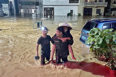 【纪检监察人·镜头】暴雨中的坚守