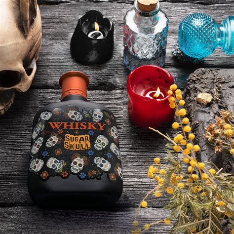 WHISKY SUGAR SKULL • Coffret Eau de Toilette 100 ml, une serviette et ...