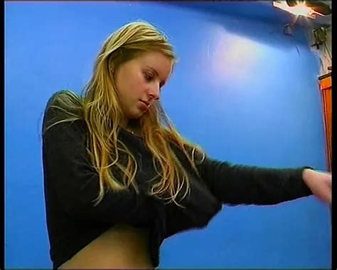 Blondes Girl Solo Mit Dildo Und Vibrator German In German Porn By FapHouse XHamster