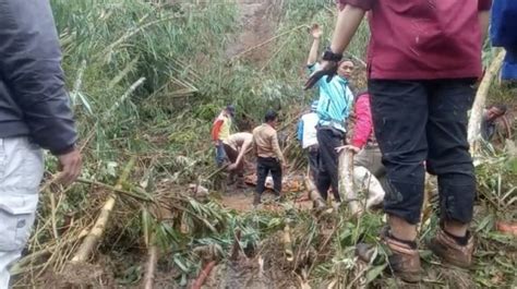 Jenazah Terbawa Longsor Di Tpu Cianjur Kepala Desa Ungkap Fakta Ini