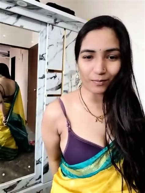 Hindi LIVEGIRLS DESI GIRL IN SAREE NUDE SHOW PERFECT GIRL Show Gurl