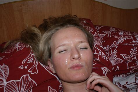 Lucky Cuckold Floods His Wife S Zoya Face With Sperm And Expose Msg Porn Pic