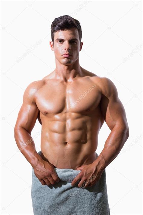 Retrato De Um Homem Muscular Sem Camisa Envolto Em Toalha Branca