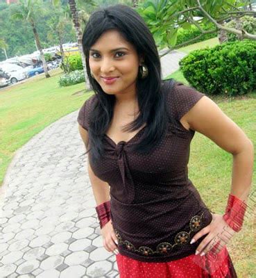 Actress Hot Photos Divya Spandana Hot