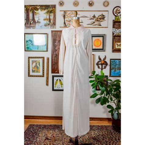 Vintage Intimates Sleepwear Vintage 6s 960s Nightgown Robe Pink Satin Lace Trim Lingerie