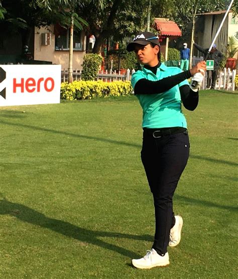 Amateur Sneha Holes An Albatross Shoots Under On Back To Win Nd Leg Of Wpgt