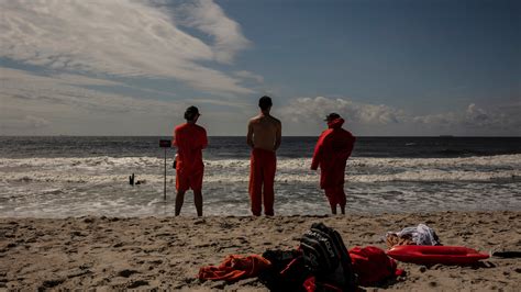 Shark Bites Woman At Nyc’s Rockaway Beach A First In Recent Years The New York Times