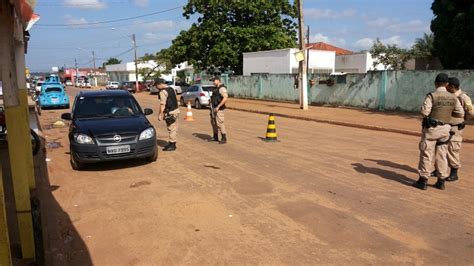 ARAGUATINS PM Realiza Blitz Educativa E Orienta Condutores Sobre Nova