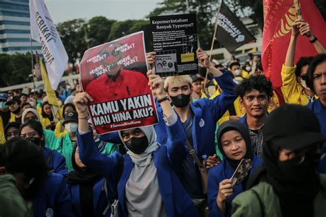 Foto Unjuk Rasa Mahasiswa Tolak Rkuhp Di Depan Gedung Dpr Foto