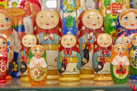 Мастера мануфактуры «Владимиро-Суздальские узоры» готовятся расписать ...