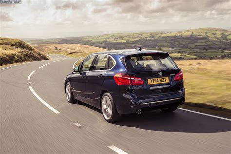 Bmw 2er Active Tourer Neue Fotos In Imperialblau Mit Luxury Line