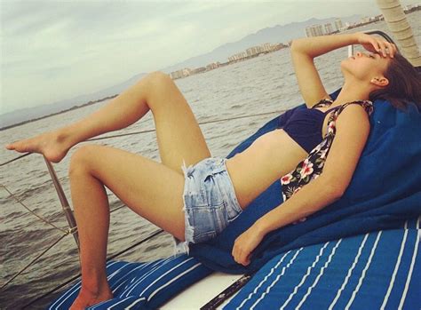 Naked Мелисса Баррера Added 07 19 2016 by jaime23