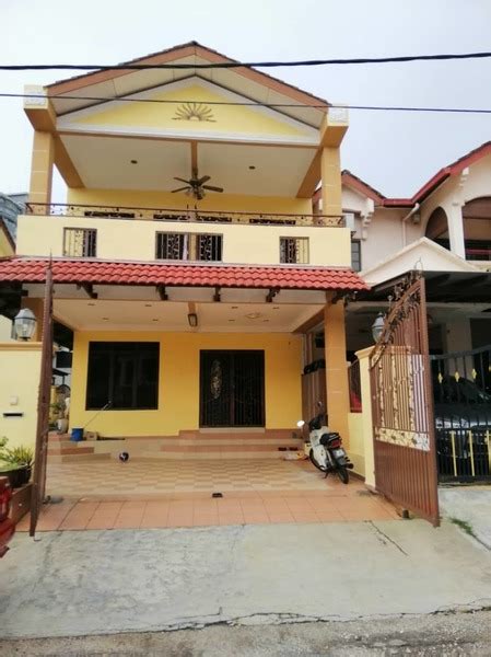 Partially Furnished House Medium Room For Rent At Taman Wangsa Permai