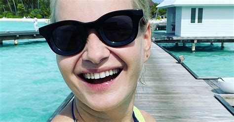 Ma Gorzata Ko Uchowska W K Pieli W Bikini Wygl Da Wietnie