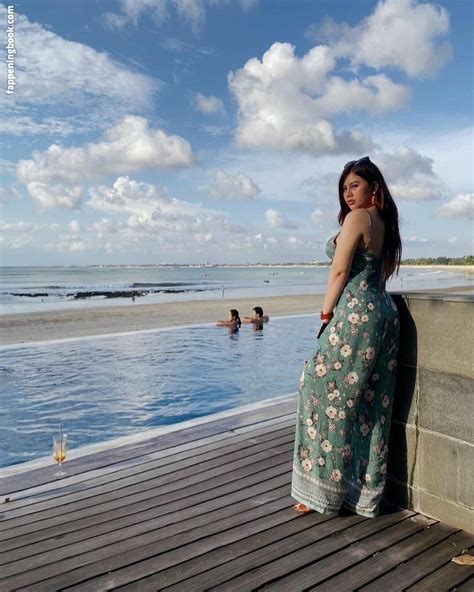 Renna Dyana Nude The Fappening Photo FappeningBook