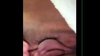 A Carmen le encanta jugar con su coño gordo y mojado XVIDEOS