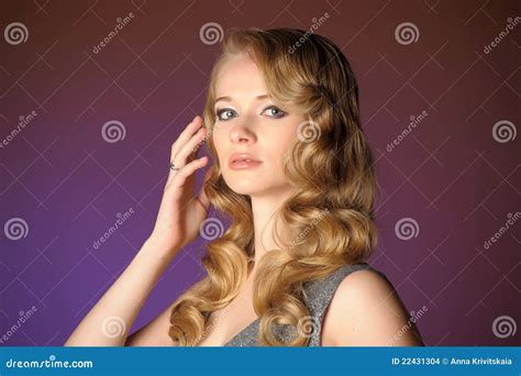 Une Belle Jeune Blonde Photo Stock Image Du Attrayant