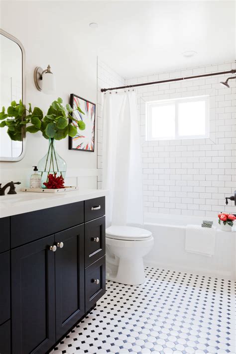 Classic Black And White Bathroom Tile – Rispa