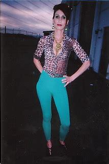 Hot Sexy Bonnie Aarons Bikini Pics