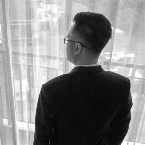Nicholas Ong Nichoong • Threads Say More