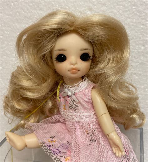 Ginger Wig Light Peach Bleach Blonde Size 4 Doll Peddlar