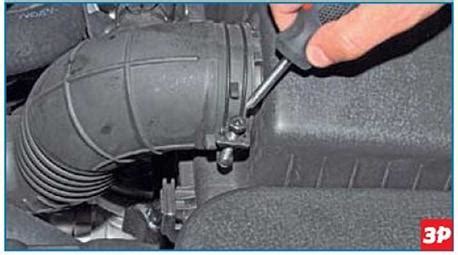 Хендай Солярис. Снятие воздушного фильтра двигателя G4FA, G4FC