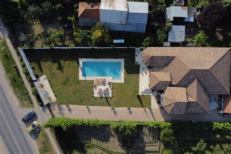 Stefanesti Resedinta Spectaculoasa Cu Piscina Stil Italian