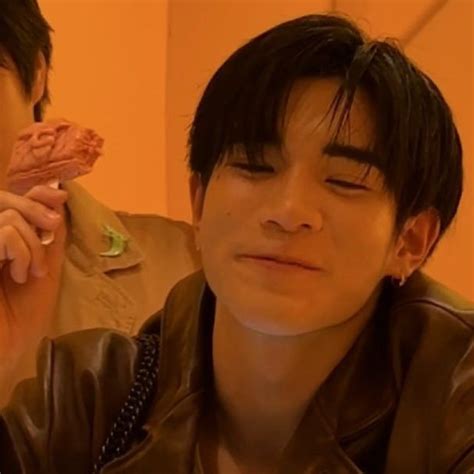 Pin Oleh Sya Di Gem Th Pria Gay Selebritas