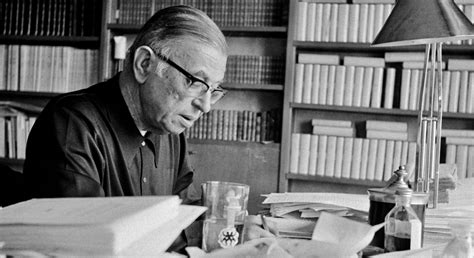 portrait en noir  blanc de lecrivain  philosophe jean paul sartre
