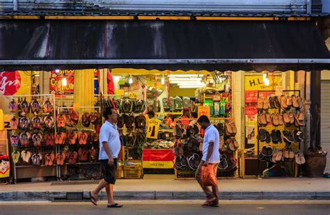 Geylang Singapore - Red Light District, Accommodation & Hotels