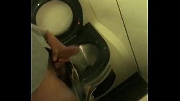 Paja en el baño del camión XVIDEOS