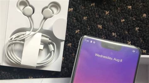 Google Pixel 3 XL leak: hands-on images show USB-C earphones, notch