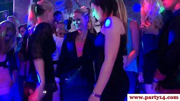 Verdaderos Aficionados En Euro Party Chupando Polla Xvideos