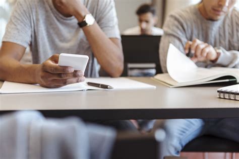 Pritzker proposes banning cellphones in Illinois classrooms during