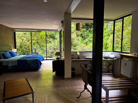 CF-MASHPI LODGE - Equator Expeditions