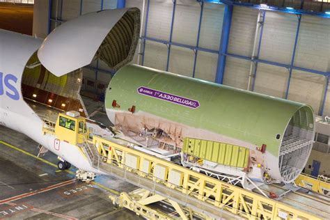 Airbus débute l assemblage du Beluga XL son nouveau gros porteur à