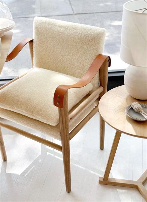 10 Stunning Green Accent Chairs to Add Freshness to Your Home