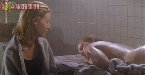 Naked Elizabeth Perkins In Moonlight And Valentino