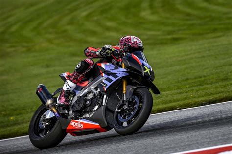 Piaggio Ấn Độ xác nhận việc phát triển naked bike Aprilia Tuono