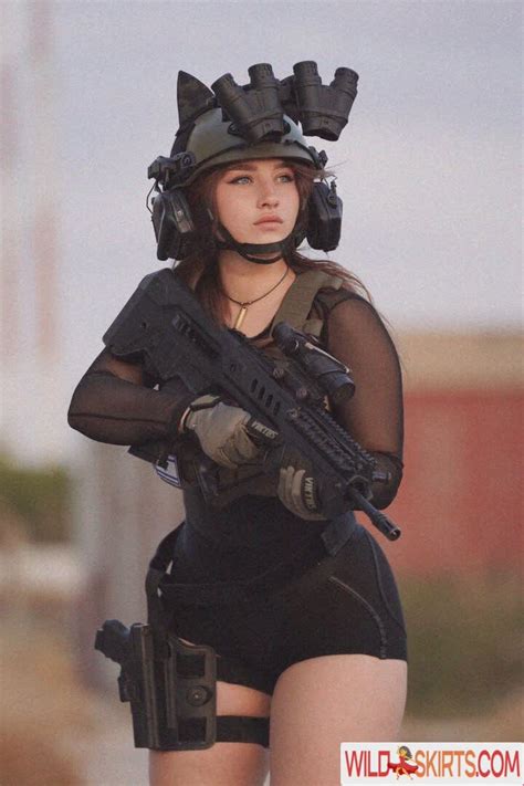 Girls With Guns Firearms Mia Nicole Wifi Diaries Nude OnlyFans Instagram Leaked Photo