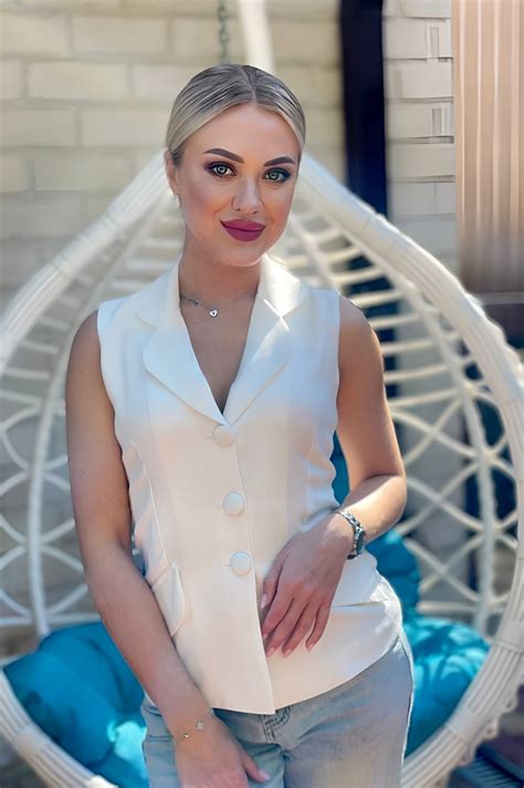 Olha 33 Yo Green Eyes Blonde Hair ID2383846