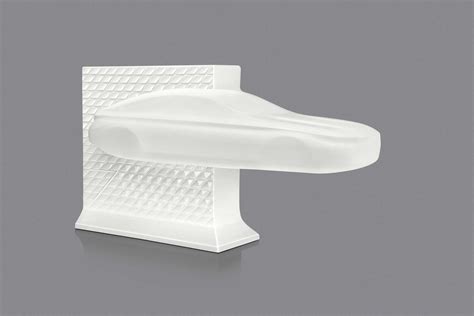 Driving Luxury in Porcelain. BMW and Königliche Porzellan-Manufaktur ...