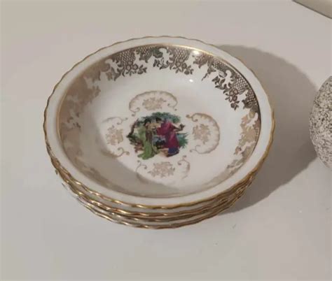 LOT DE 4 jolies coupelles en porcelaine véritable de Limoges Vintage