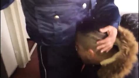 Se La Chupan Al Poli Free Gay Porn Video 4b XHamster