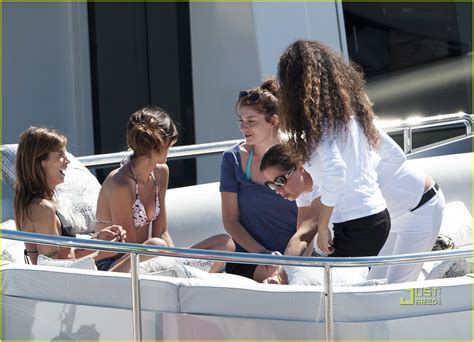 Elisabetta Canalis Bikini Babe In Cannes Photo Bikini Elisabetta Canalis Photos